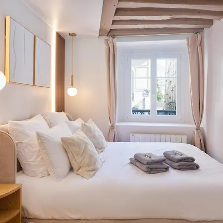 Louvre - Rivoli - Designer - Sleeps 3p باريس