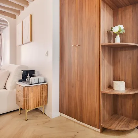 Louvre - Rivoli - Designer - Sleeps 3p *