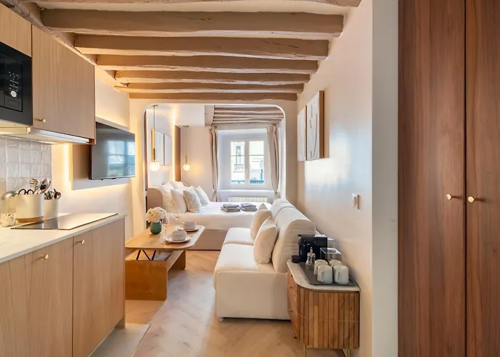 Louvre - Rivoli - Designer - Sleeps 3p *