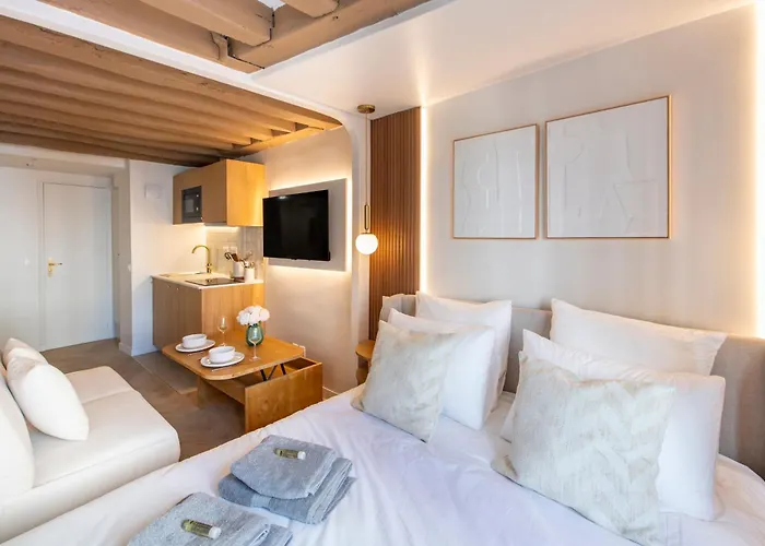 Louvre - Rivoli - Designer - Sleeps 3p Daire Paris