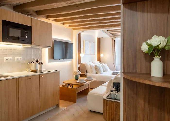 Louvre - Rivoli - Designer - Sleeps 3p